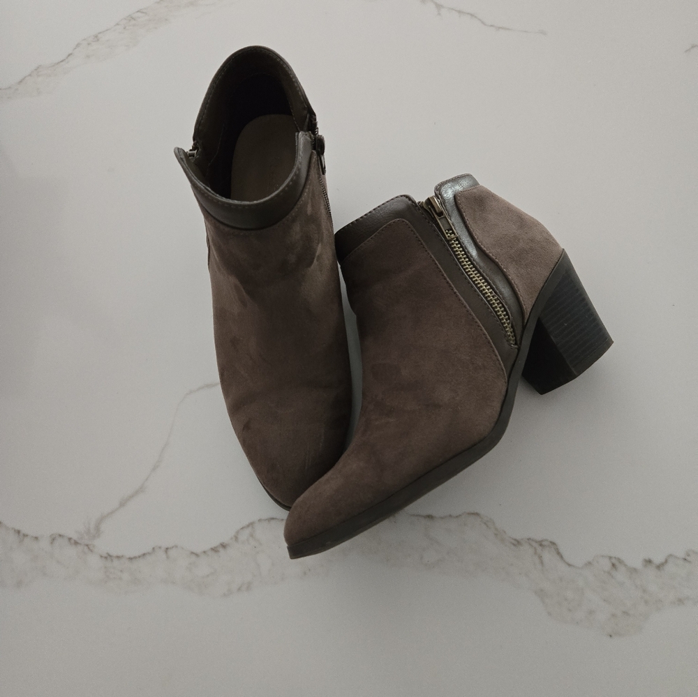 Shoe Dazzle Adriane Ankle Boot